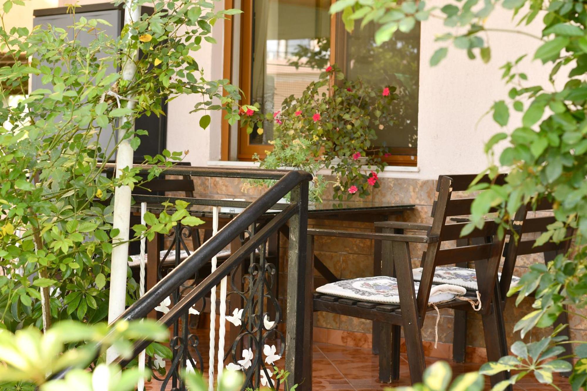Beach & Chill Apartments Влёра Экстерьер фото