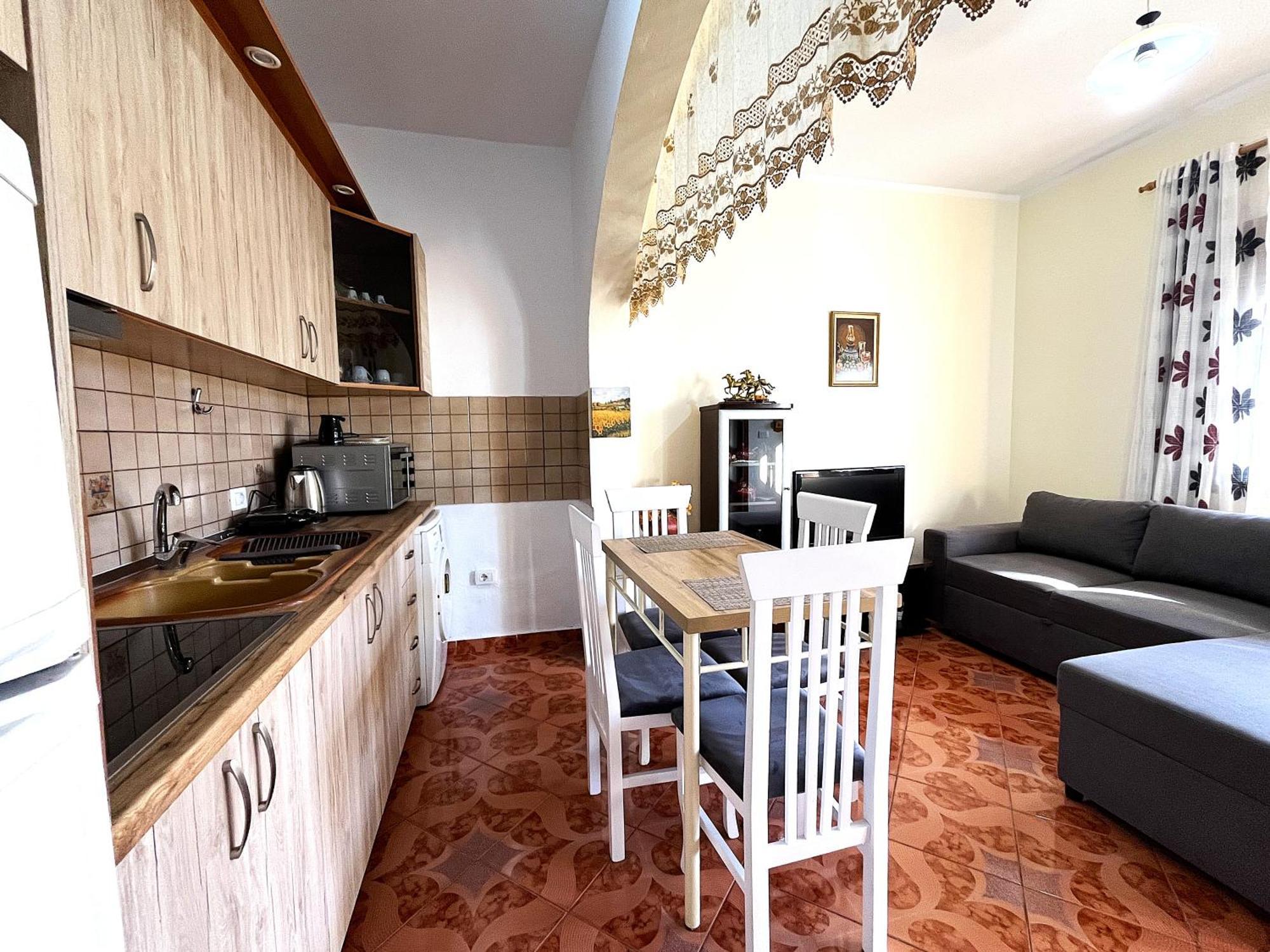 Beach & Chill Apartments Влёра Экстерьер фото
